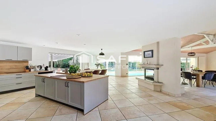 Ma-Cabane - Vente Maison Mortagne-sur-Sevre, 204 m²