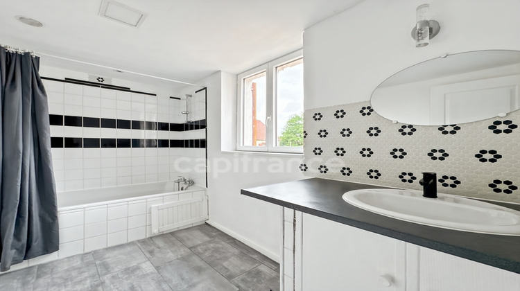 Ma-Cabane - Vente Maison MOULINS ENGILBERT, 67 m²