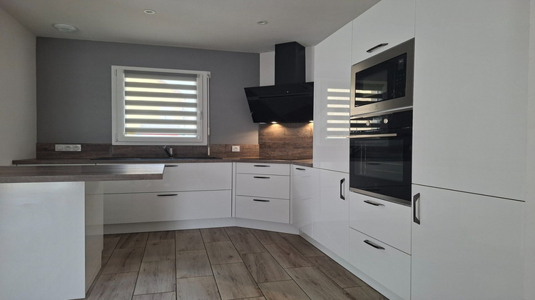 Ma-Cabane - Vente Maison MOULINS LE CARBONNEL, 93 m²