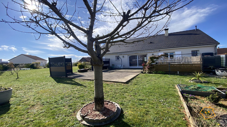 Ma-Cabane - Vente Maison Moulins-sur-Yèvre, 90 m²