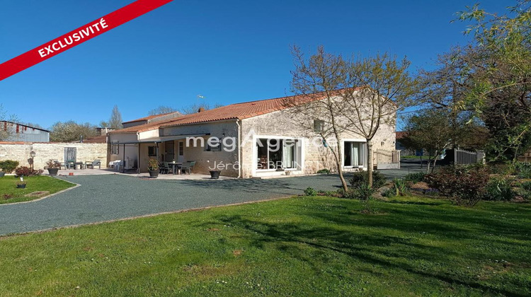 Ma-Cabane - Vente Maison NALLIERS, 235 m²