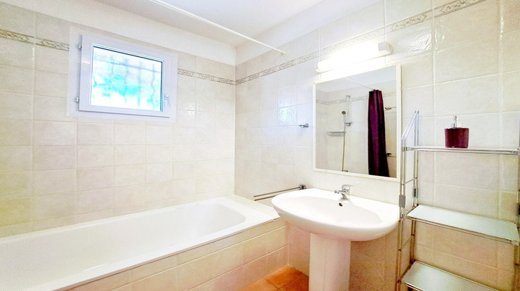 Ma-Cabane - Vente Maison NANS LES PINS, 99 m²