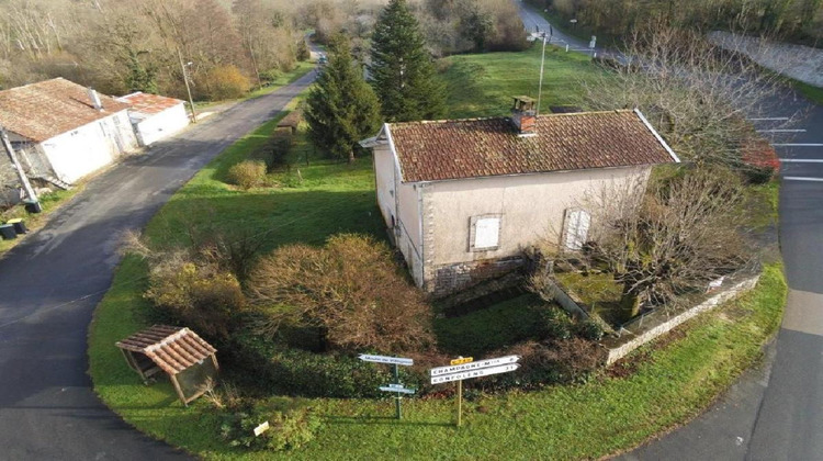 Ma-Cabane - Vente Maison NANTEUIL EN VALLEE, 112 m²
