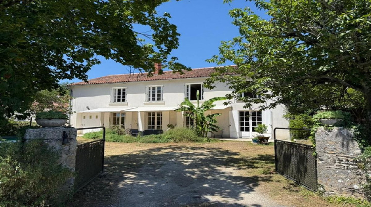 Ma-Cabane - Vente Maison NANTEUIL EN VALLEE, 216 m²