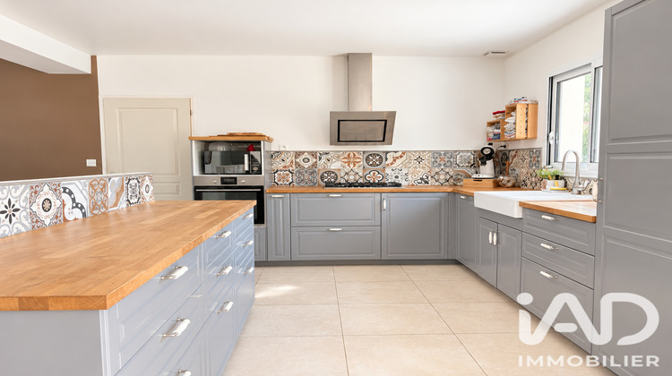 Ma-Cabane - Vente Maison Nazelles-Négron, 195 m²