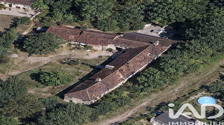 Ma-Cabane - Vente Maison Neuillé-le-Lierre, 495 m²