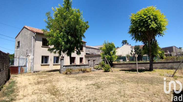 Ma-Cabane - Vente Maison Neuvicq-le-Château, 151 m²