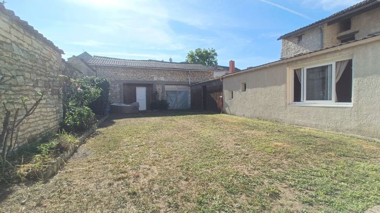 Ma-Cabane - Vente Maison Neuville-de-Poitou, 104 m²