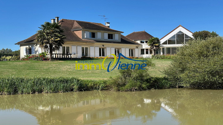 Ma-Cabane - Vente Maison NIEUIL-L'ESPOIR, 309 m²