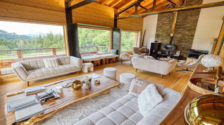 Ma-Cabane - Vente Maison NOTRE-DAME-DE-BELLECOMBE, 400 m²