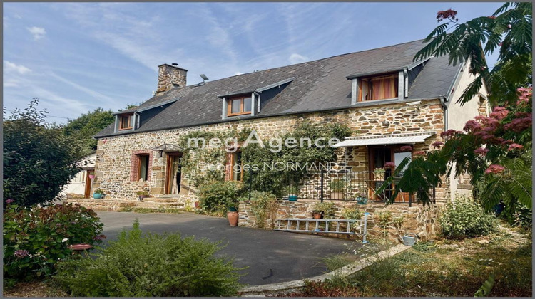 Ma-Cabane - Vente Maison NOTRE DAME DE LIVOYE, 151 m²