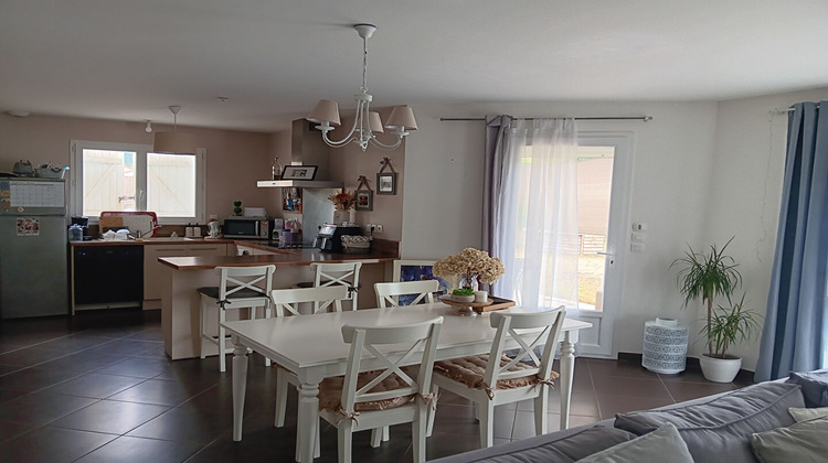 Ma-Cabane - Vente Maison NOTRE-DAME-DE-SANILHAC, 93 m²