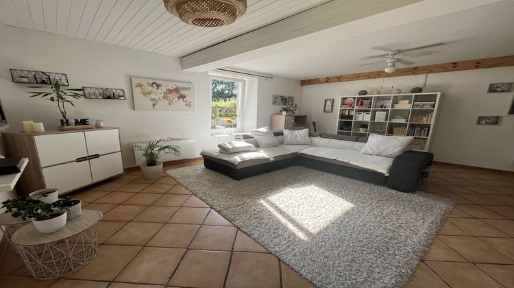 Ma-Cabane - Vente Maison Nueil-les-Aubiers, 180 m²