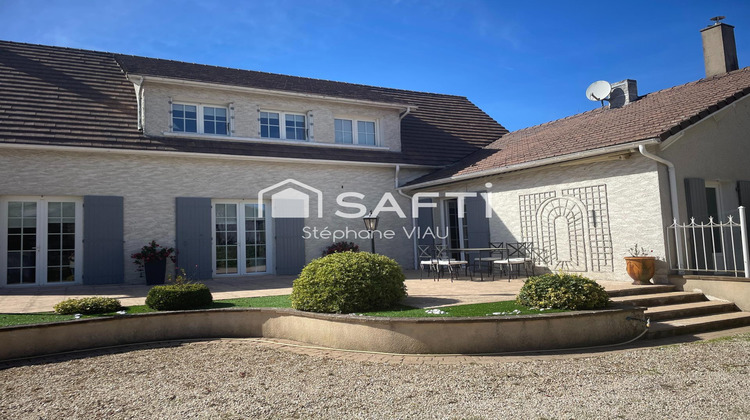 Ma-Cabane - Vente Maison Nueil-les-Aubiers, 185 m²