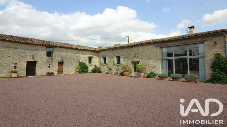 Ma-Cabane - Vente Maison Paizay-Naudouin-Embourie, 201 m²