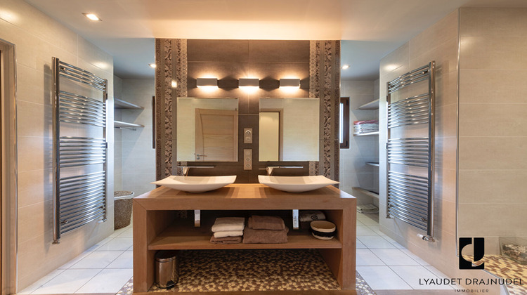 Ma-Cabane - Vente Maison PERREUX, 393 m²