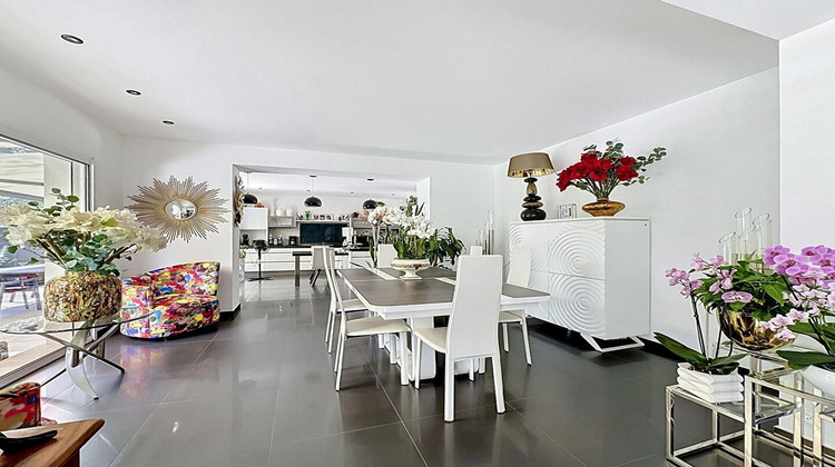 Ma-Cabane - Vente Maison PEYNIER, 373 m²