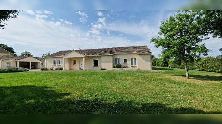 Ma-Cabane - Vente Maison PLEUMARTIN, 321 m²