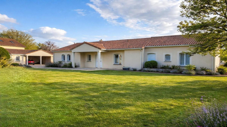 Ma-Cabane - Vente Maison PLEUMARTIN, 322 m²
