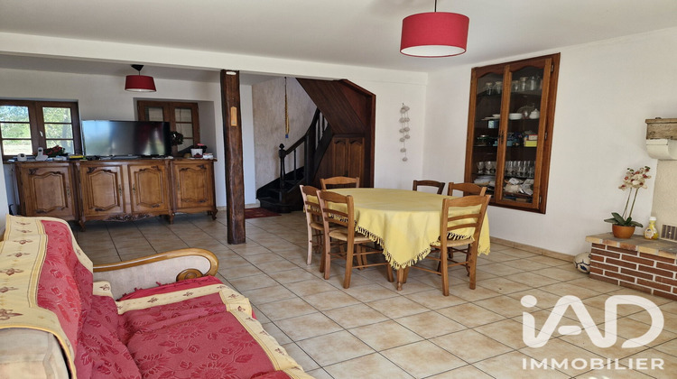 Ma-Cabane - Vente Maison Pleuville, 223 m²
