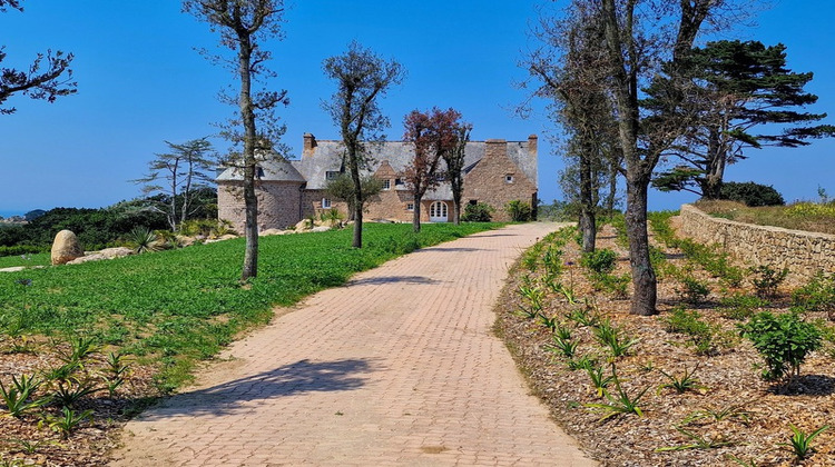 Ma-Cabane - Vente Maison PLOUGRESCANT, 352 m²