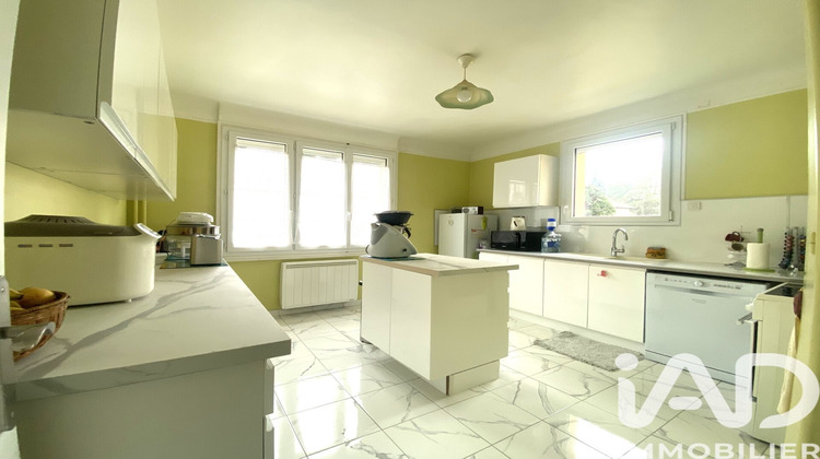 Ma-Cabane - Vente Maison Poigny-la-Forêt, 114 m²