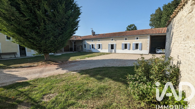 Ma-Cabane - Vente Maison Pommiers-Moulons, 226 m²
