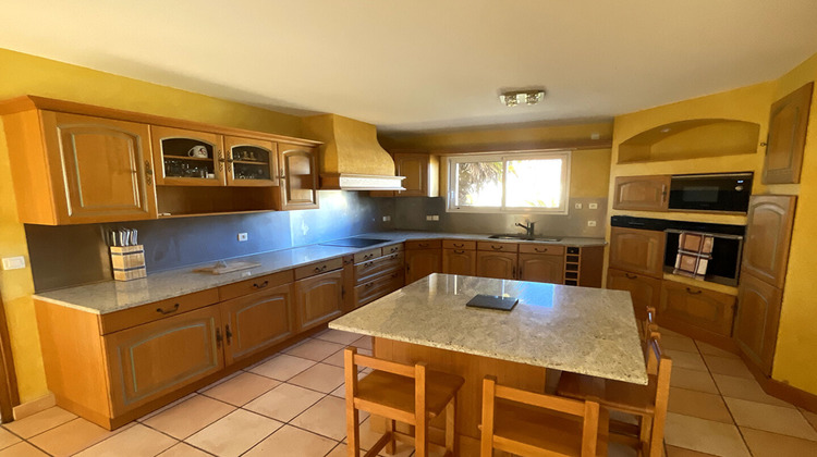 Ma-Cabane - Vente Maison PONT-SAINT-MARTIN, 233 m²