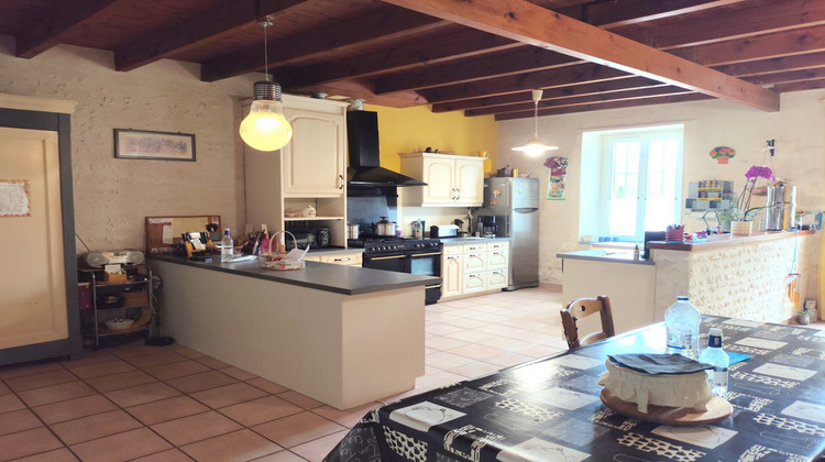 Ma-Cabane - Vente Maison PREGUILLAC, 300 m²