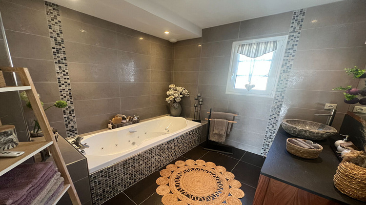 Ma-Cabane - Vente Maison PREMILHAT, 194 m²