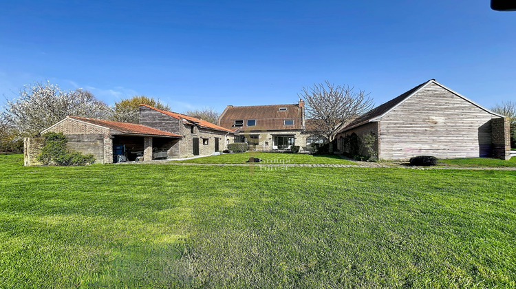 Ma-Cabane - Vente Maison Quesnoy-sur-Deûle, 309 m²