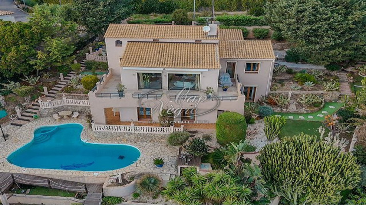 Ma-Cabane - Vente Maison RAYOL-CANADEL-SUR-MER, 179 m²