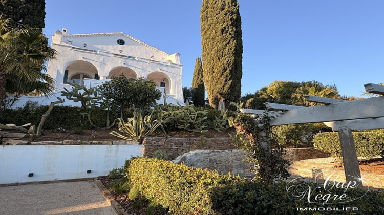 Ma-Cabane - Vente Maison RAYOL-CANADEL-SUR-MER, 215 m²