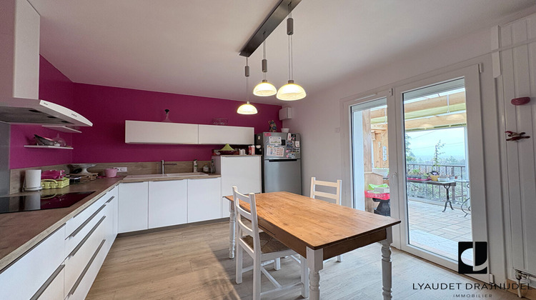 Ma-Cabane - Vente Maison RENAISON, 220 m²