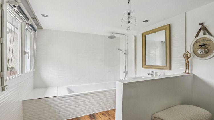 Ma-Cabane - Vente Maison RILLIEUX-LA-PAPE, 221 m²