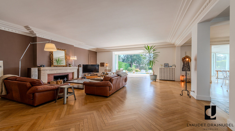 Ma-Cabane - Vente Maison RIORGES, 397 m²