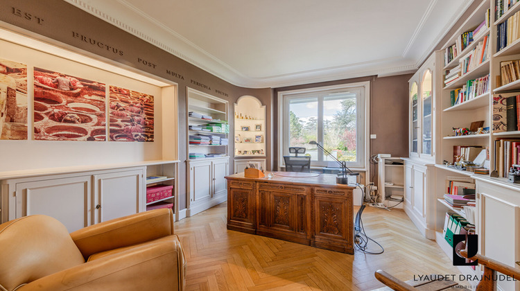 Ma-Cabane - Vente Maison RIORGES, 397 m²