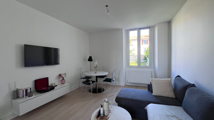 Ma-Cabane - Vente Maison ROCHE-LA-MOLIERE, 71 m²