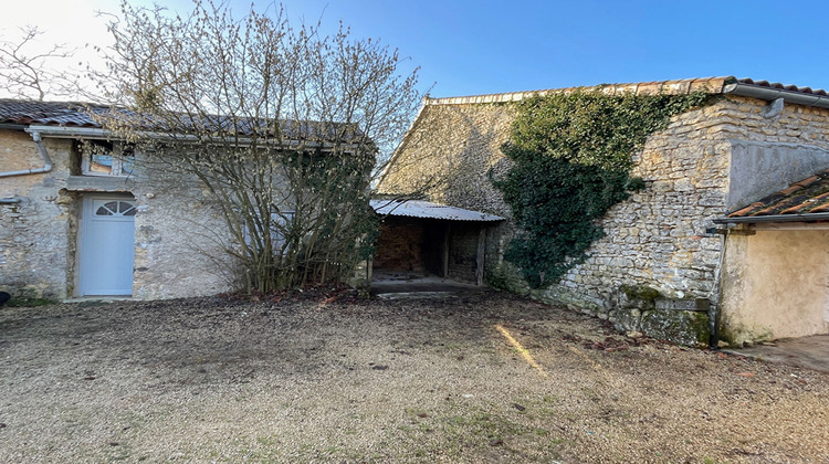 Ma-Cabane - Vente Maison ROCHES-PREMARIE-ANDILLE, 50 m²