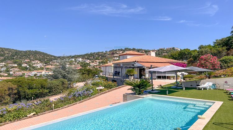 Ma-Cabane - Vente Maison ROQUEBRUNE-SUR-ARGENS, 185 m²