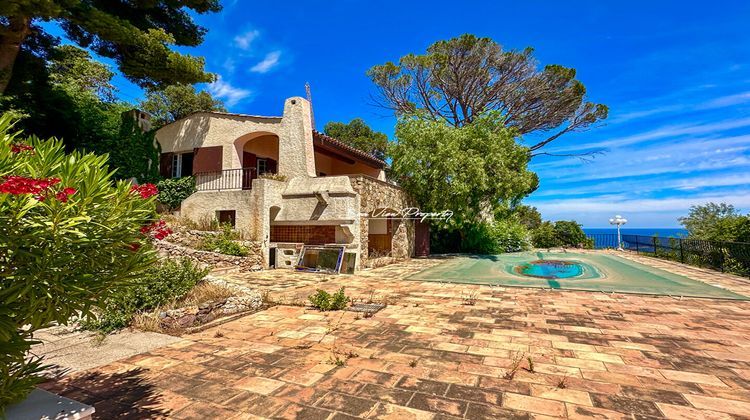 Ma-Cabane - Vente Maison ROQUEBRUNE-SUR-ARGENS, 270 m²