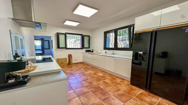 Ma-Cabane - Vente Maison ROQUEBRUNE-SUR-ARGENS, 220 m²