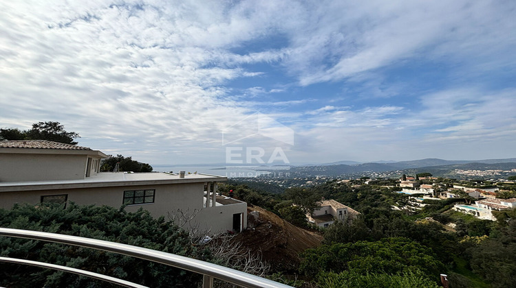 Ma-Cabane - Vente Maison ROQUEBRUNE-SUR-ARGENS, 225 m²