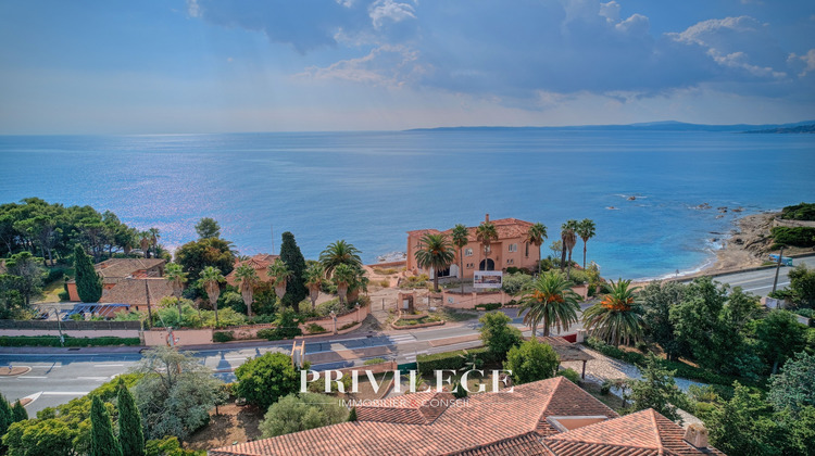 Ma-Cabane - Vente Maison Roquebrune-sur-Argens, 775 m²