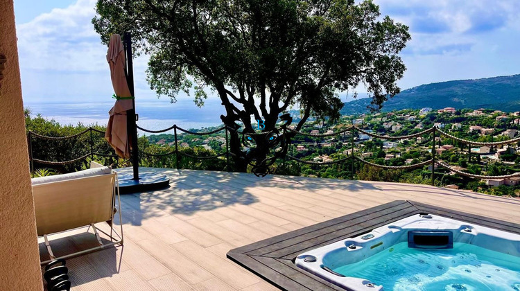 Ma-Cabane - Vente Maison ROQUEBRUNE-SUR-ARGENS, 150 m²