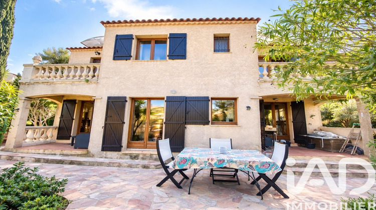 Ma-Cabane - Vente Maison Roquebrune-sur-Argens, 111 m²