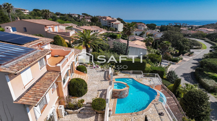 Ma-Cabane - Vente Maison Roquebrune-sur-Argens, 225 m²