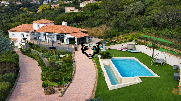 Ma-Cabane - Vente Maison ROQUEBRUNE-SUR-ARGENS, 187 m²