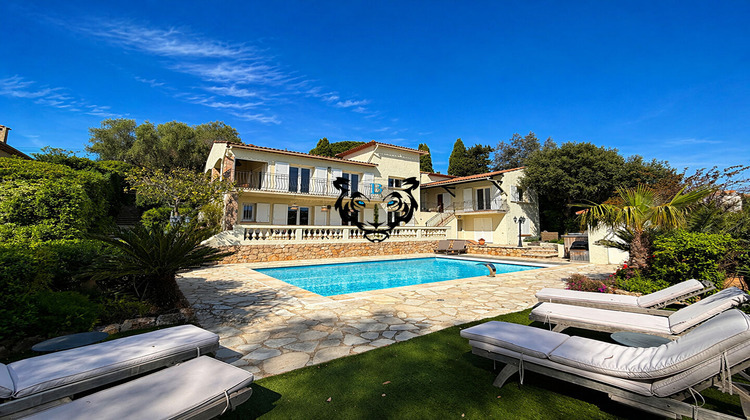 Ma-Cabane - Vente Maison ROQUEBRUNE-SUR-ARGENS, 213 m²
