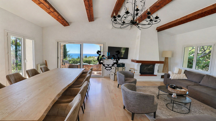 Ma-Cabane - Vente Maison ROQUEBRUNE-SUR-ARGENS, 213 m²